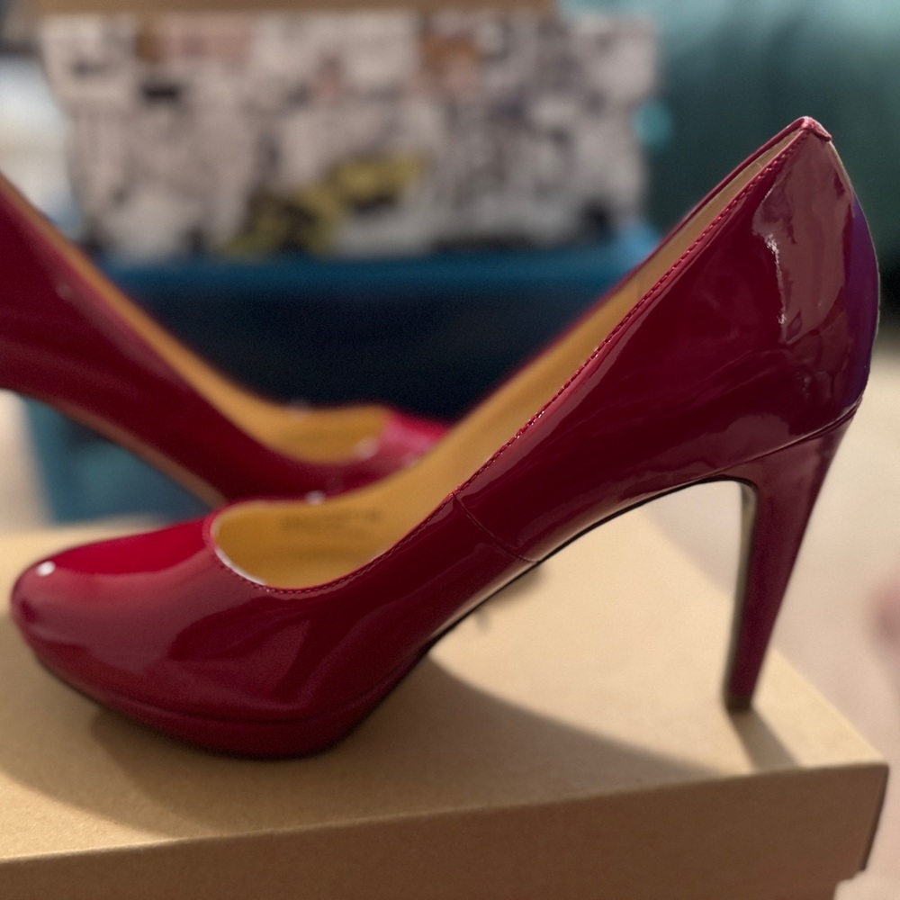 Cole Haan Chelsea Women's Red Patent Leather Pumps Heels Size 6.5B Nike Air
